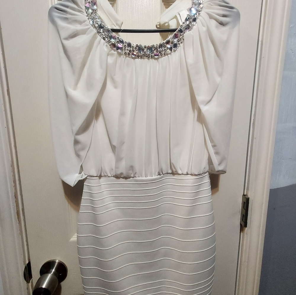 Chic White Dress with Jewel Neckline